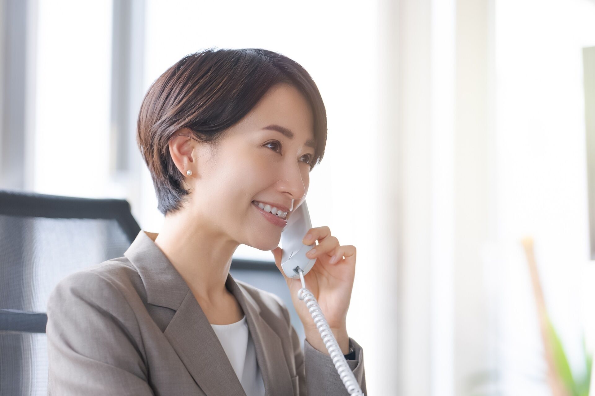 お電話やメールでの連絡から始まる相談
